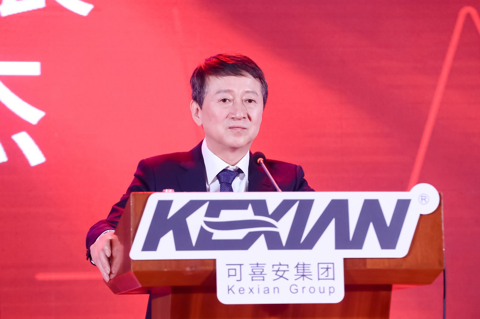 董事長.jpg