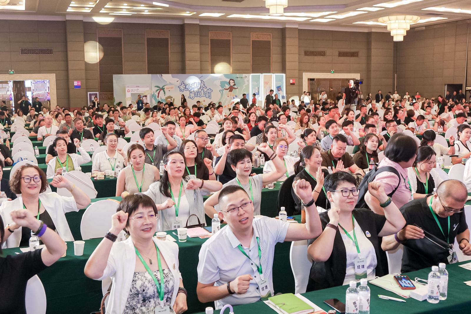 XING1806.JPG~tplv-9lv23dm2t1-resize-animforce-v1_1600_3000_gif.jpg